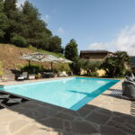 Venkovní infrasauna jako součást moderní zahrady